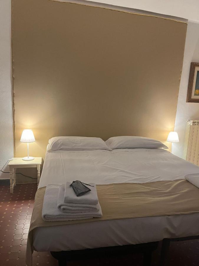 Casa Violetta Bed & Breakfast Marina di Massa Eksteriør billede
