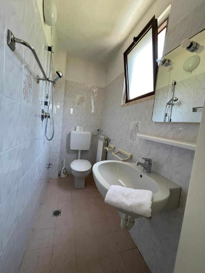 Casa Violetta Bed & Breakfast Marina di Massa Eksteriør billede