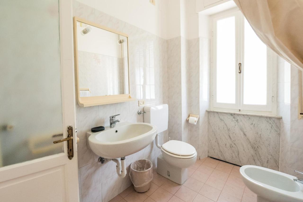 Casa Violetta Bed & Breakfast Marina di Massa Eksteriør billede