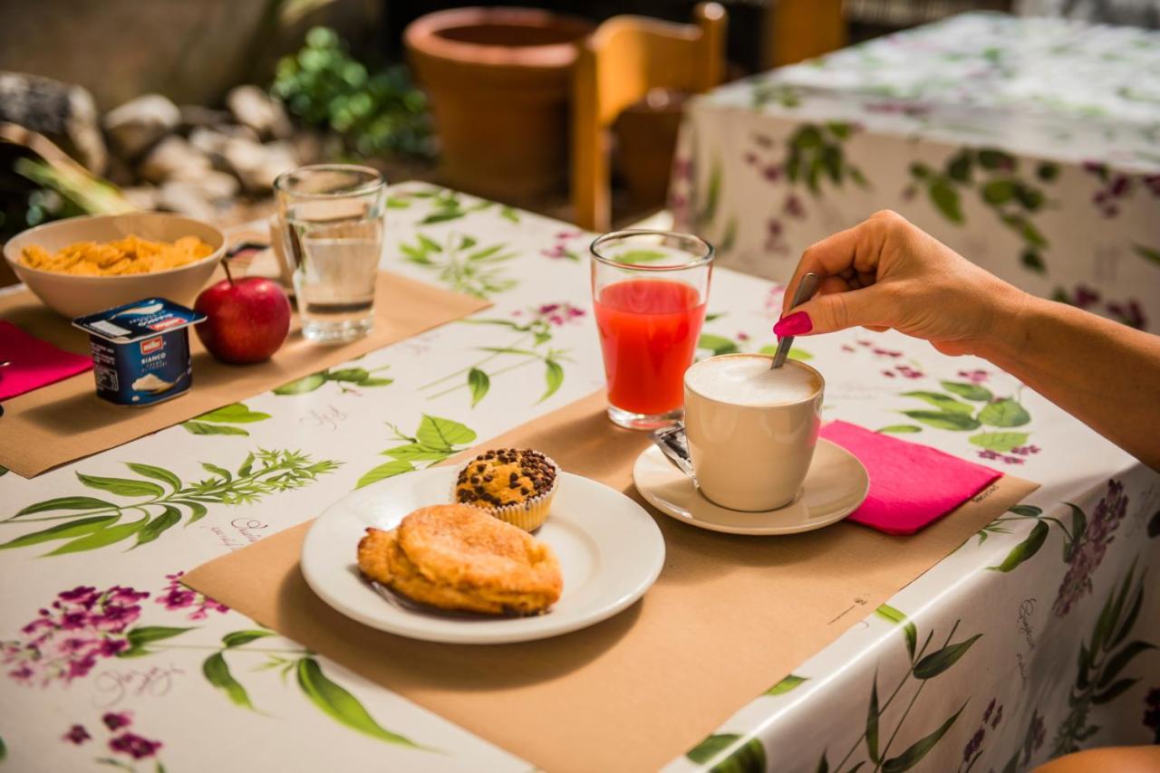 Casa Violetta Bed & Breakfast Marina di Massa Eksteriør billede