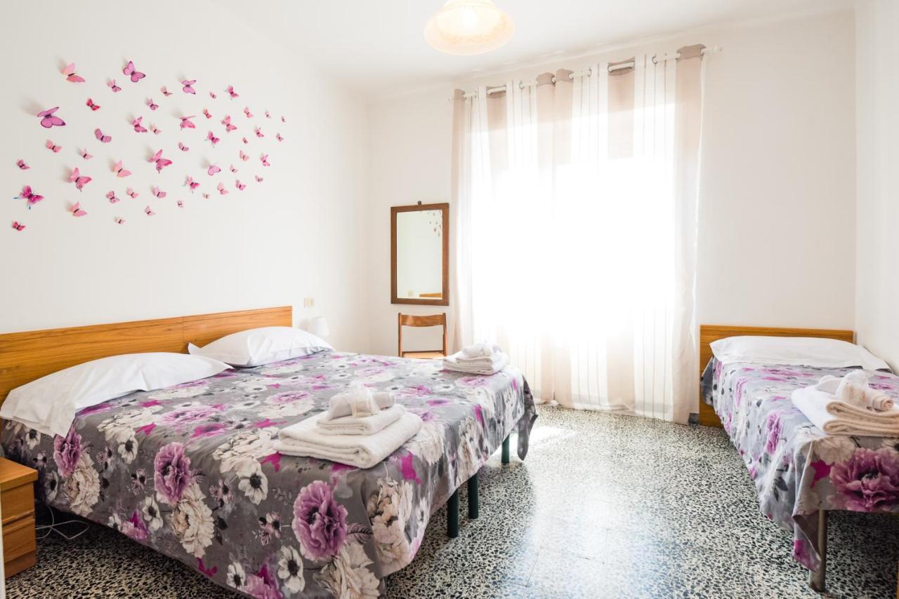 Casa Violetta Bed & Breakfast Marina di Massa Eksteriør billede