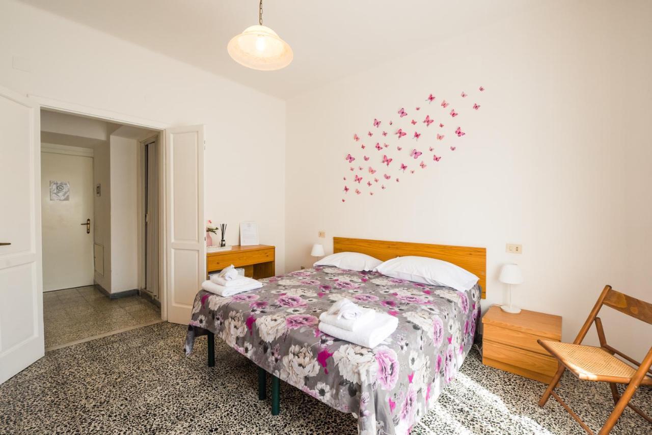 Casa Violetta Bed & Breakfast Marina di Massa Eksteriør billede