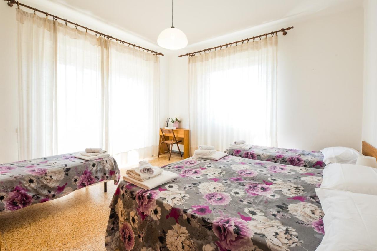 Casa Violetta Bed & Breakfast Marina di Massa Eksteriør billede