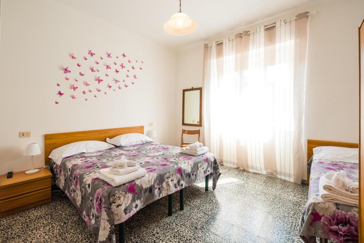 Casa Violetta Bed & Breakfast Marina di Massa Eksteriør billede